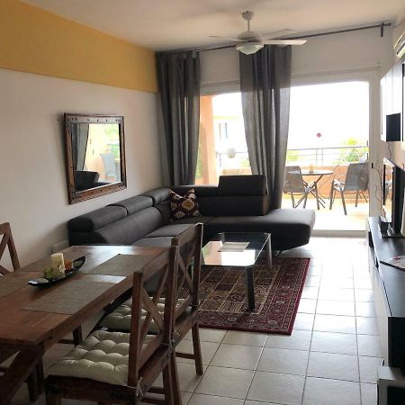 Schoenes 3 Zimmer Apartment, Meerblick, Pool, Freies Wlan Péjia Kültér fotó